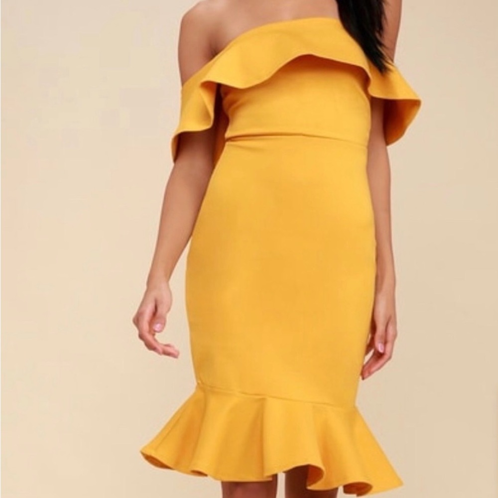 The Lulus Confidence Boost
Mustard Yellow Off-the-Shoulder Bodycon Dress